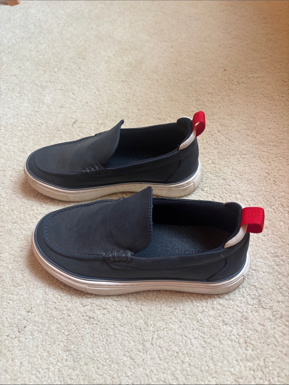 Nordstrom Boys navy and white Slip-On Dress Shoes with Red Heel Loop size 13